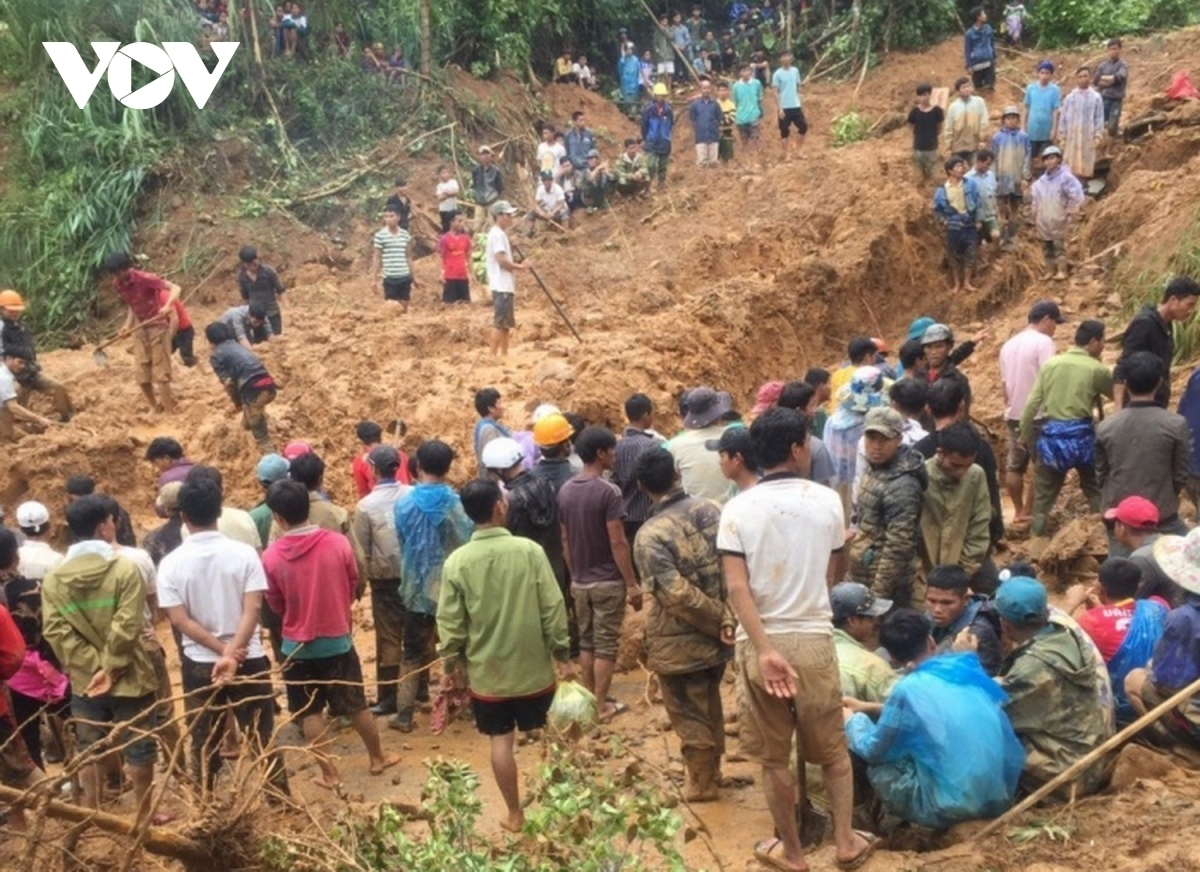 Vietnamese leader extends sympathy over flooding in cambodia