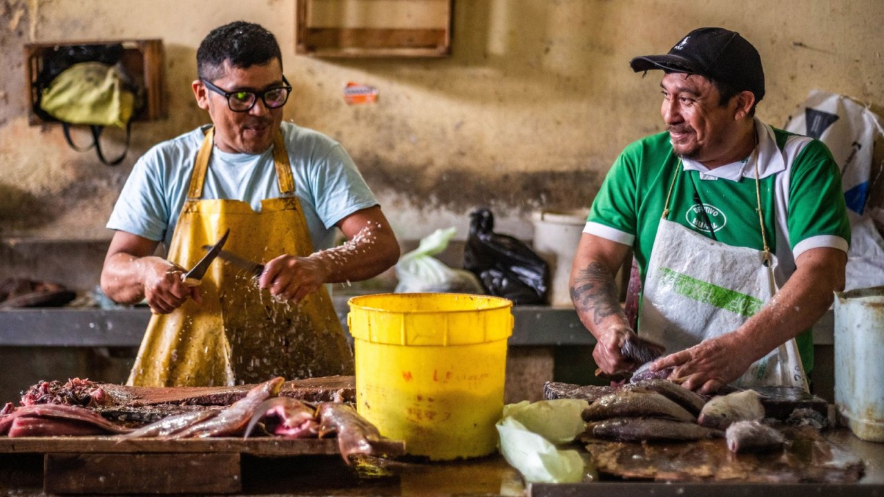 Photo of Hue Woman Recognized at 10th National Geographic Traveller Photography Competition