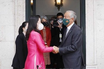 Vietnam's Vice President Meets Portuguese Leaders