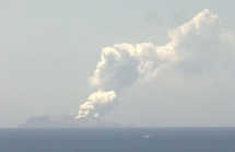 at least 5 dead several injured and missing in new zealands white island volcano eruption