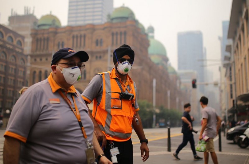 smoke haze from deadly bushfires blanket eastern australia