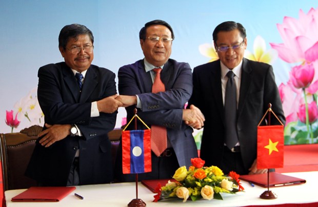 border provinces of vietnam laos look to curb spontaneous migration and undocumented marriages