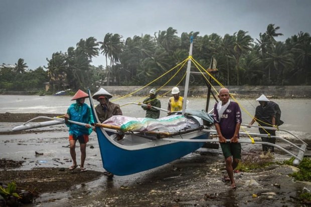 typhoon phanfone wreaks havoc in philippines on christmas