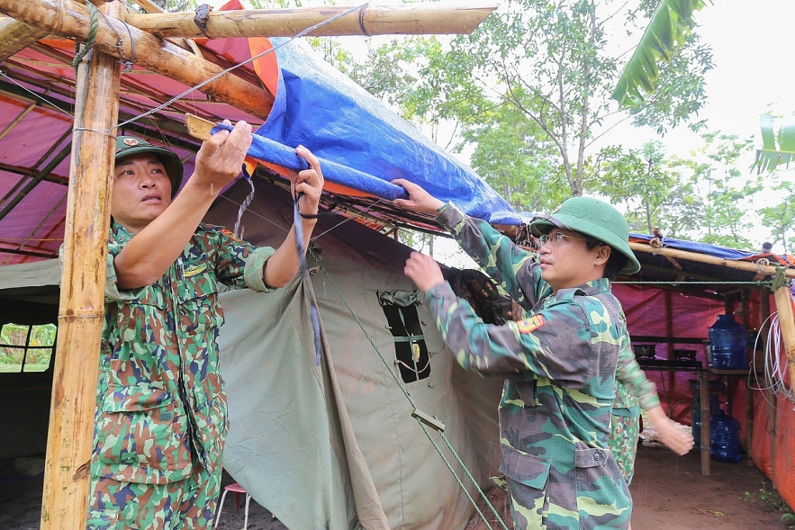 5146 chot bien phong kiem soat dich viet lao04 1597655183
