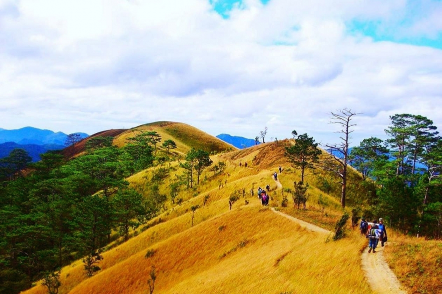 2204 trekking ta nang mua co chay