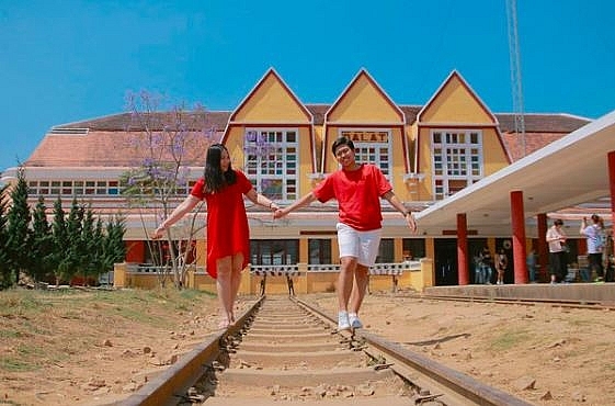 undefined 2405 dalat railway 7