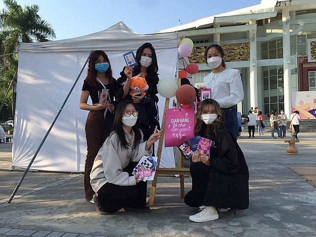 Vietnamese Youth Enjoys Latest K-Trends at Korea Culture Fair in Hanoi