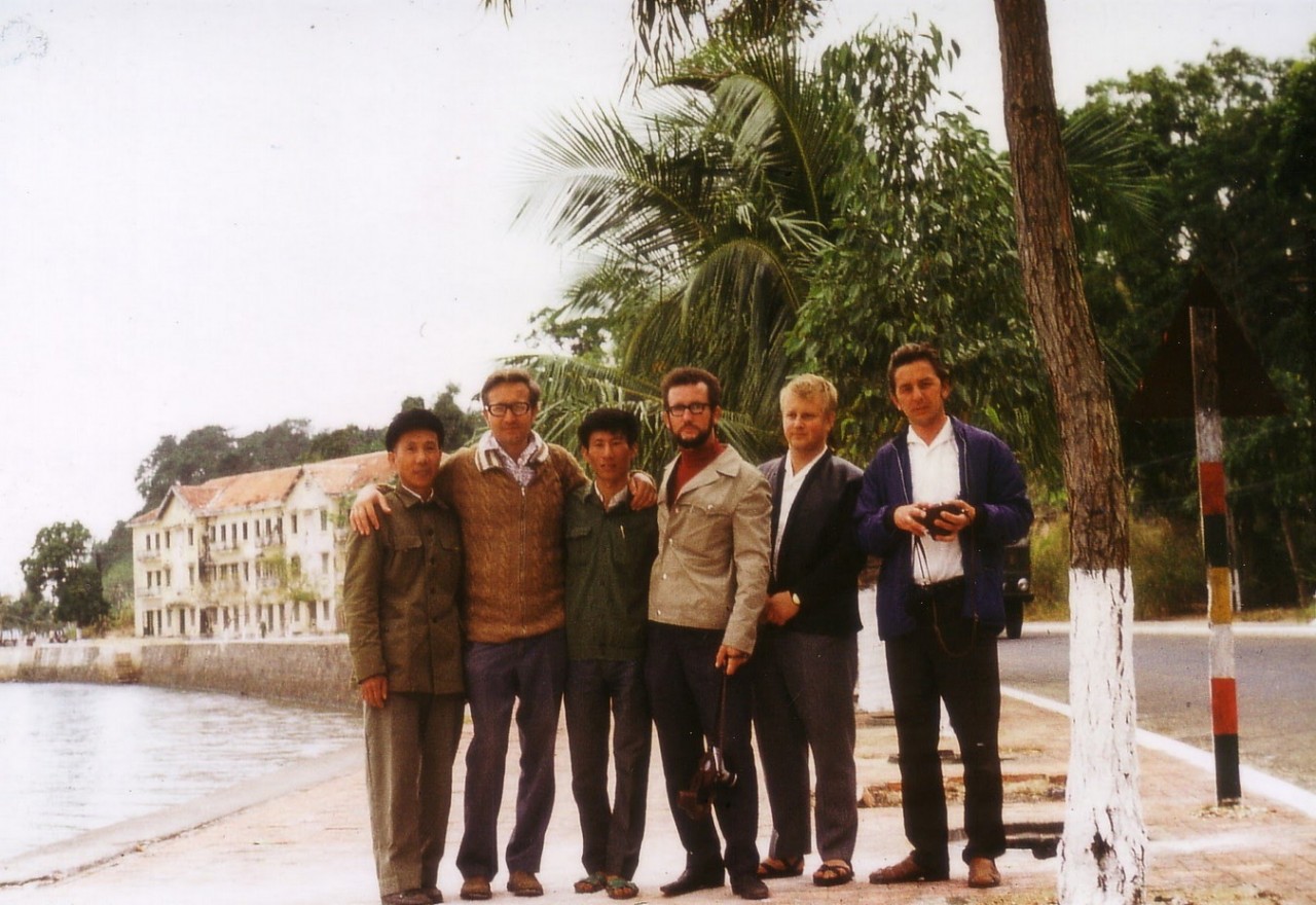 Yesteryear in Ha long Bay through Lenses of Foreign Tourists Yesteryear in Ha long Bay through Lenses of Foreign Tourists