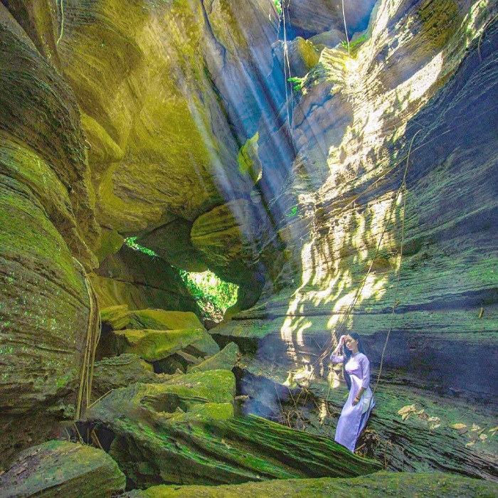Where to Visit in Quang Nam: Doi Cave Tien An - A Time Travel Beauty