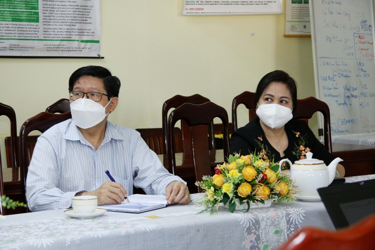 Assoc. Prof. Dr. Nguyen Hieu Trung, Vice Rector of Can Tho University and Ms. Le Thi Thanh Giang - President of Can Tho Union at the meeting with FNF delegation. Photo: