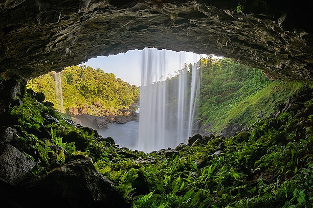 Vietnamese Landscape Photography Spotlighted at US Exhibition