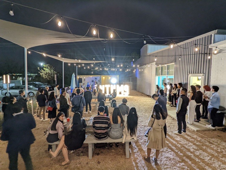 Vietnamese Photography Auction to Spread Year-end Wonder in US