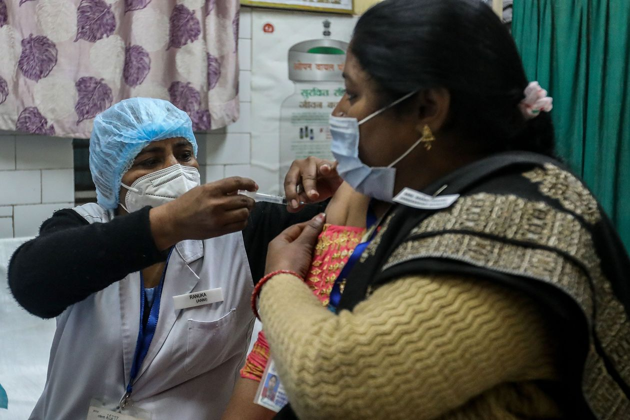 india follows uk to grant emergency approval for astrazenecaoxford covid 19 vaccine