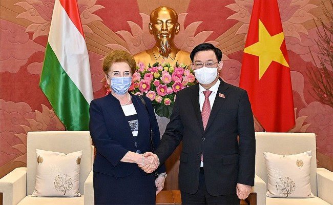 Hungary Attaches Importance to Relations with Vietnam: First Officer of Hungarian NA