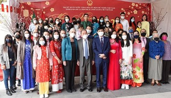 Vietnamese Abroad Celebrate Lunar New Year