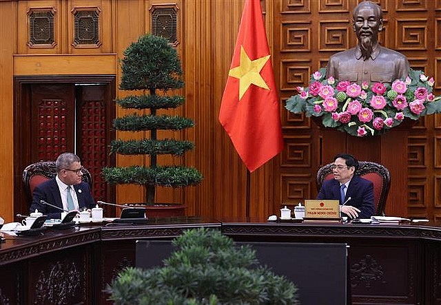 COP26 President Pledges to Help Vietnam Fulfill Commitment to Emission Reduction