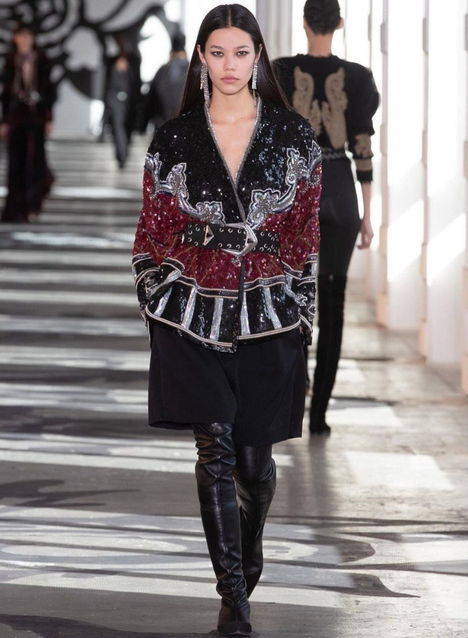 Top Vietnamese models walking international runway