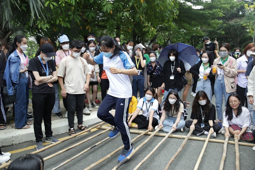 3,000 Vietnamese, Lao, Cambodian Students in HCM City Celebrate Traditional Festivals