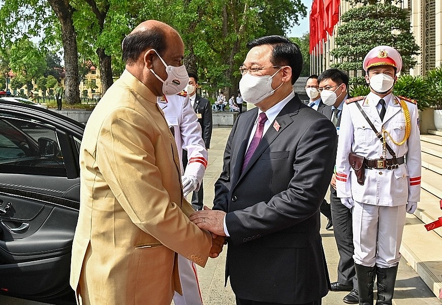 Speaker of the Indian Lok Sabha Visits Vietnam