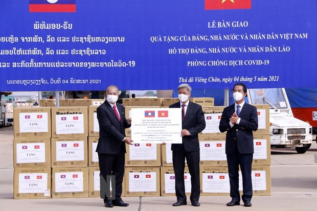 Laos thanks Vietnam for assistance in COVID-19 combat
