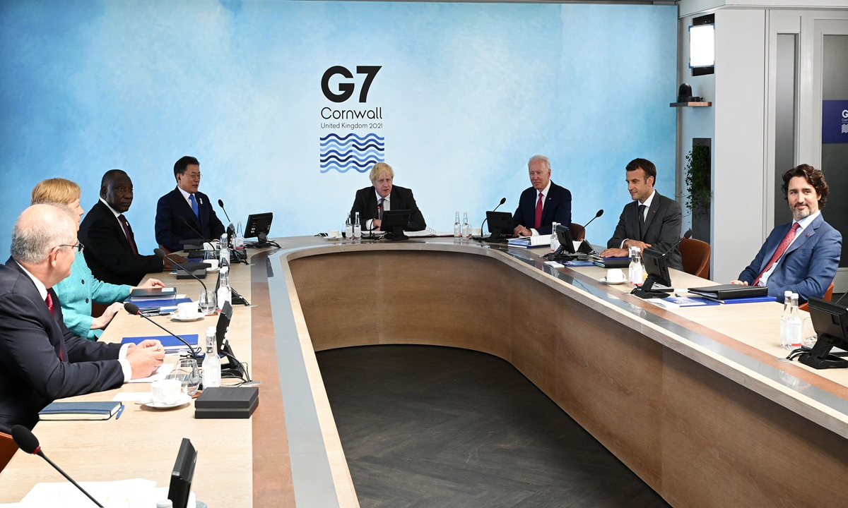  working session of the G7 summit is held on June 12. Photo: AFP