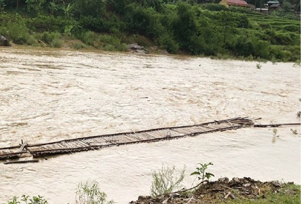 two killed as storm sinlaku sweeps through northern vietnam