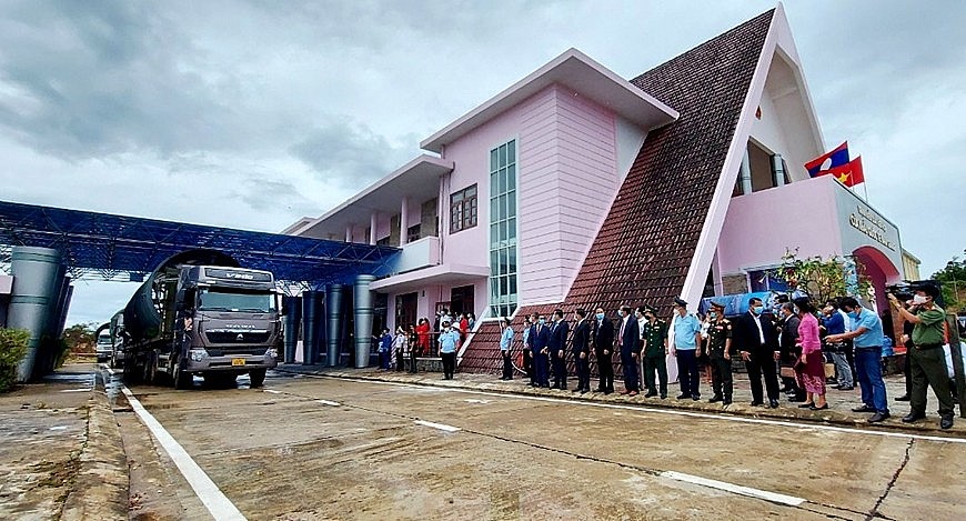 Vietnam, Laos Upgrade Border Gates