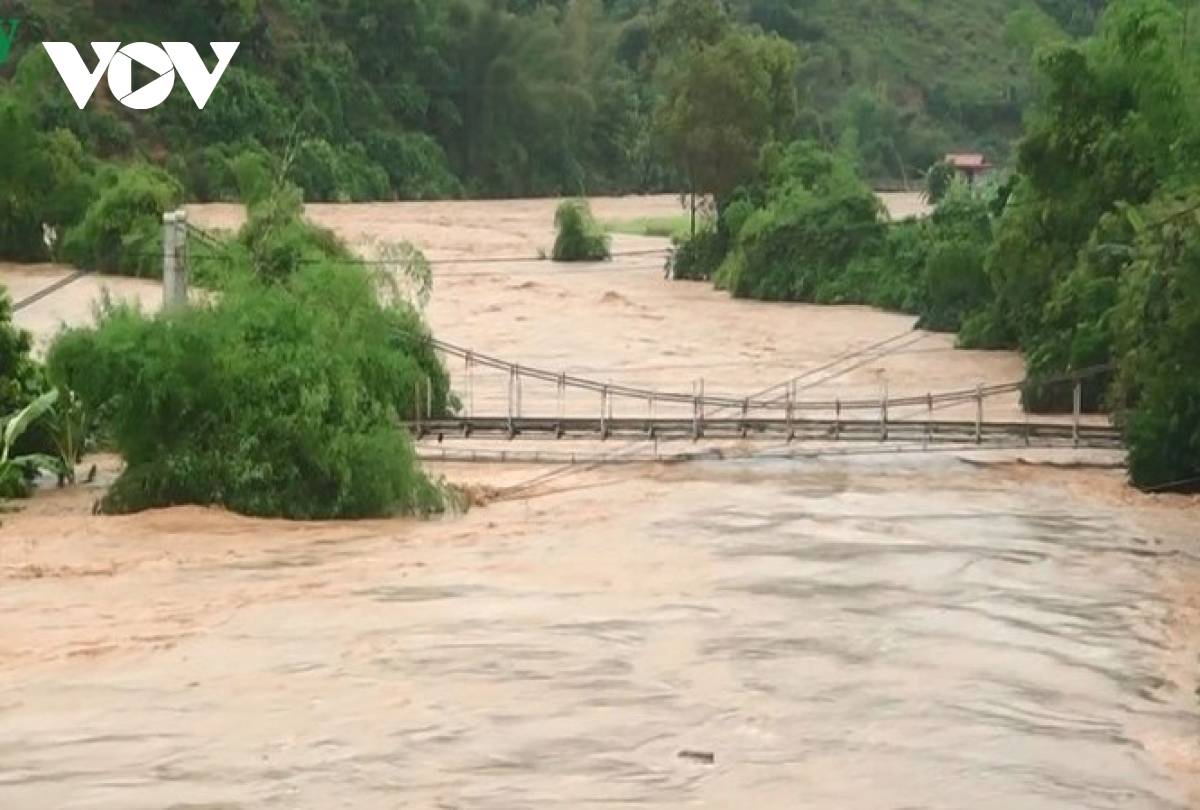 storm noul two killed in central provinces one hamlet isolated