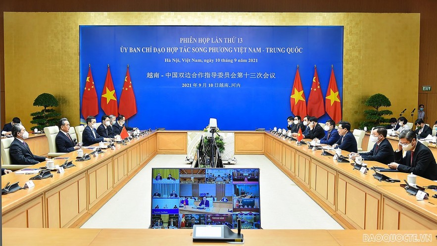 Chinese FM Visits Vietnam, Announcing Pledge of Additional 3 Million Vaccine Doses