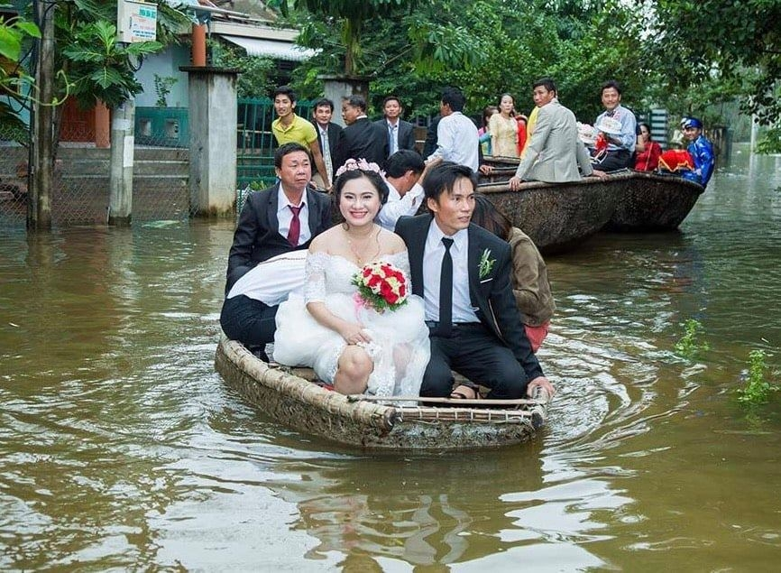 heart touching photos from flooding in central region