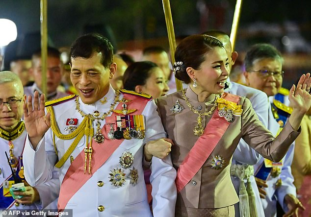 thailands king secretly taken to hospital for coronavirus test foreign media
