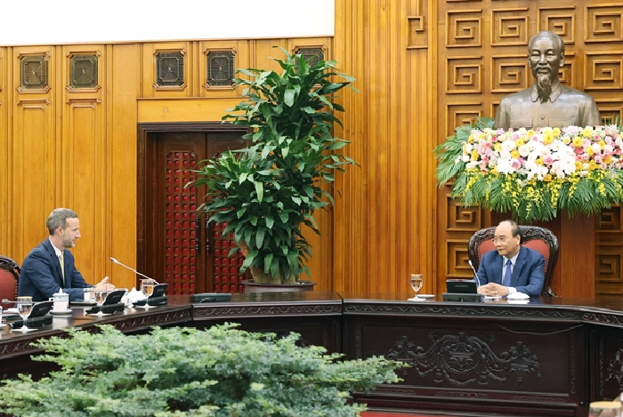 pm vietnam does not devaluate currency urging us to take objective view