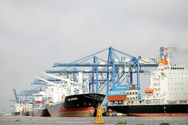 Vietnam’s Trade Balance Improving with Surplus in September