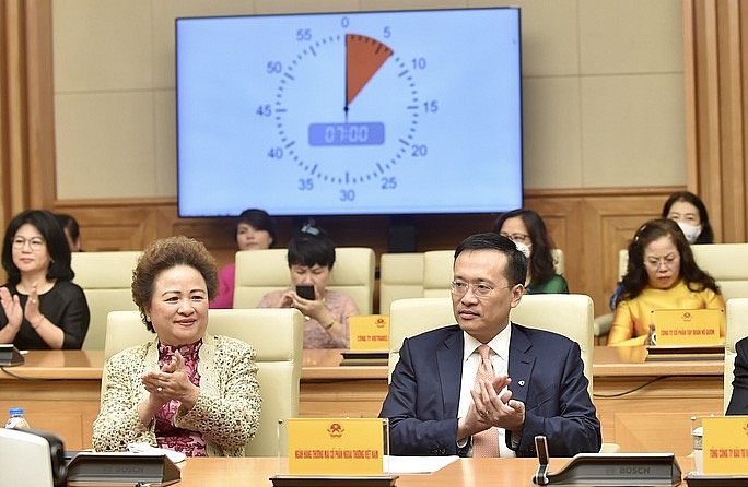 Leaders Pledge Optimal Conditions for Businesses to Operate Normally