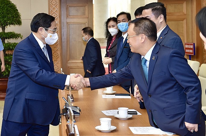 Leaders Pledge Optimal Conditions for Businesses to Operate Normally