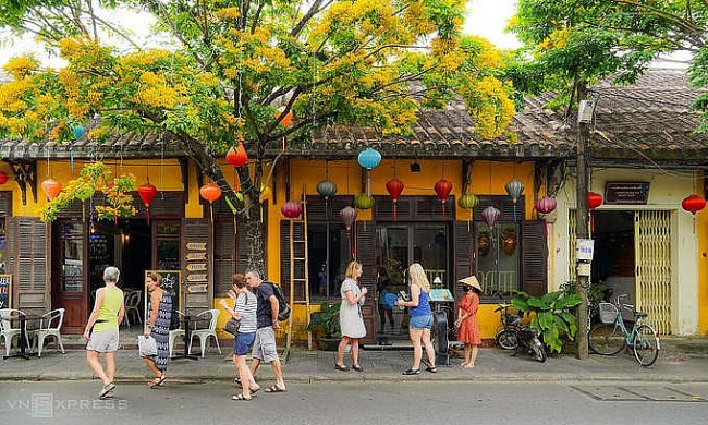 Vietnam Extends Automatic Stay for Stranded Foreigners due to Covid-19