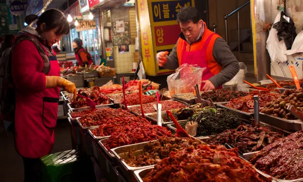 koreans chinese netizens online showdown over chinese style kimchi winning international certificate