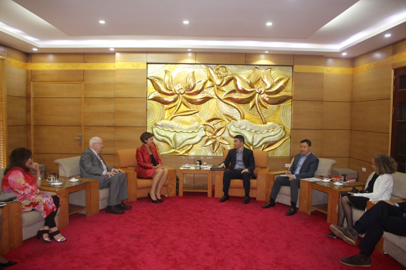 roots of peace to help vietnam speed up uxos clearances