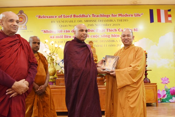sri lankas leading venerable talks about value of buddhist teachings in modern life in hanoi