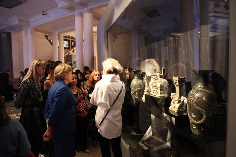 russian exquisite porcelain comes to hanoi