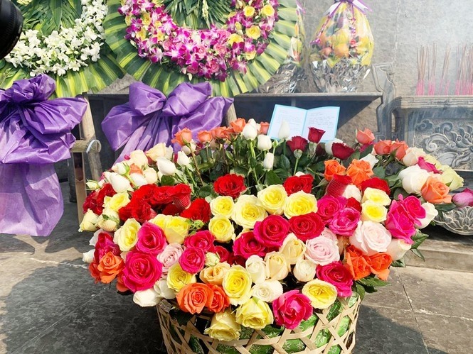 us veteran sends 504 roses to commemorate 504 civilians from son my quang ngai