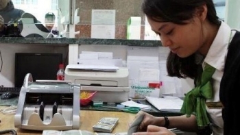 Vietnam is supported to stabilize the forex market from sufficient resources by the State Bank