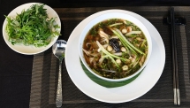 ‘Pho’ cooked with medicinal plants: A surprisingly savory combination