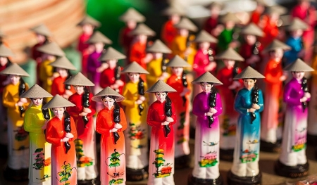 Overseas Vietnamese united in preserving national culture heritage