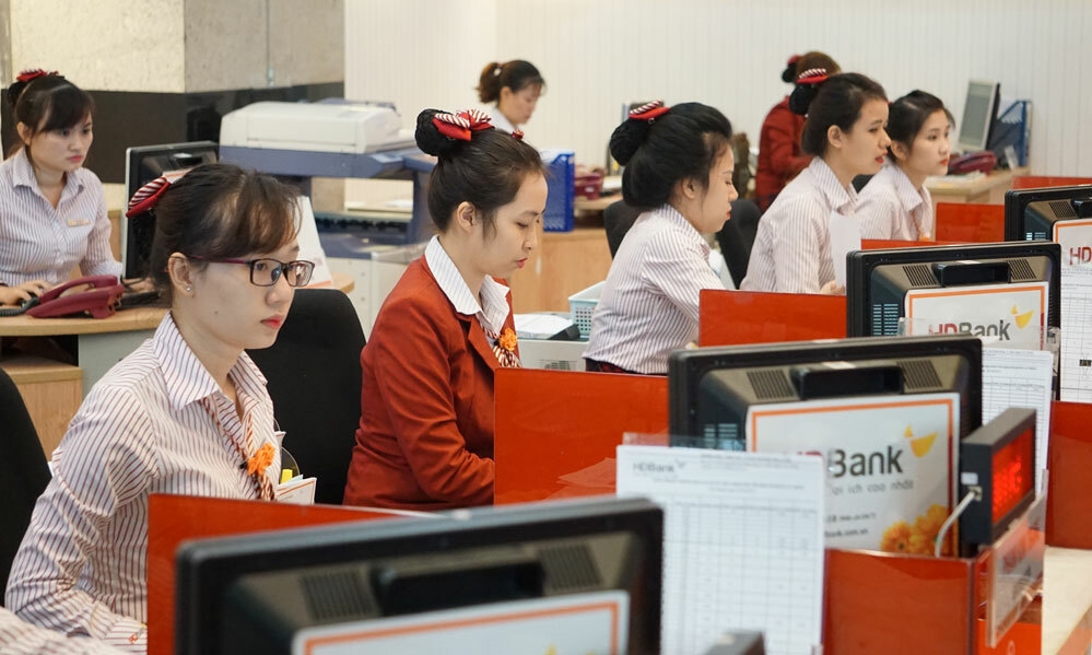 nearly 213 million usd raised from vietnam government bond auction