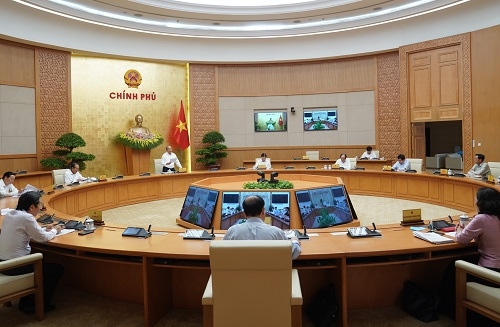pm urges ho chi minh city to bounce back for further growth