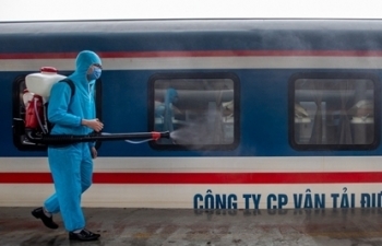only north south train in vietnam remains in operation during covid 19 epidemic