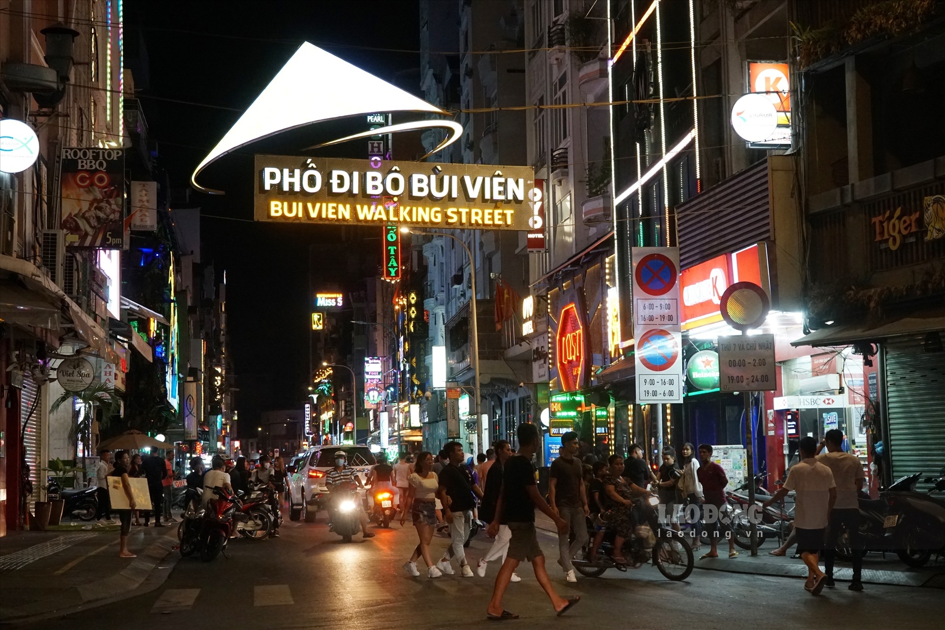 bui vien sai gons backpacker street bustling again