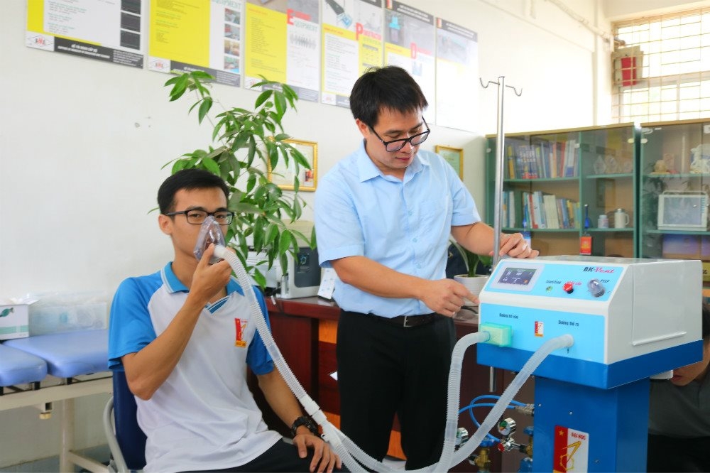 hanoi university designs ventilator to fight against covid 19