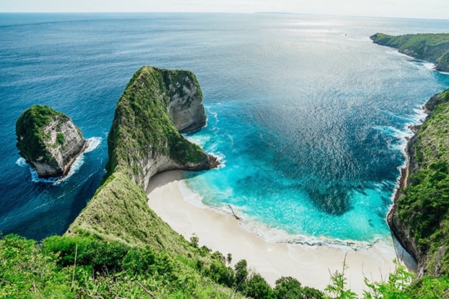 World destinations reopen for tourists as Covid-19 measures are relaxed